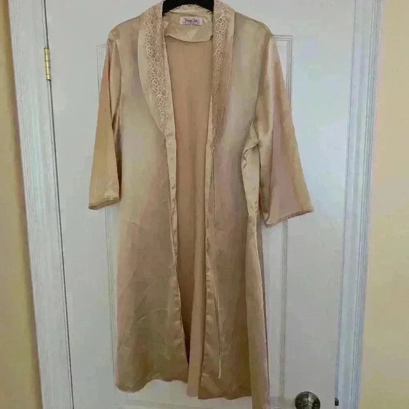 Vintage vanity fair gold robe size  medium - Picture 2 of 9